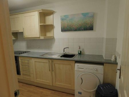 2 bedroom flat to rent - Photo 2