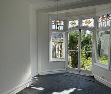 Bedsit, Hazelwood Lane, N13 - Photo 1