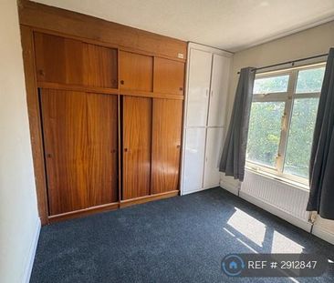 4 bedroom terraced house to rent - Photo 3