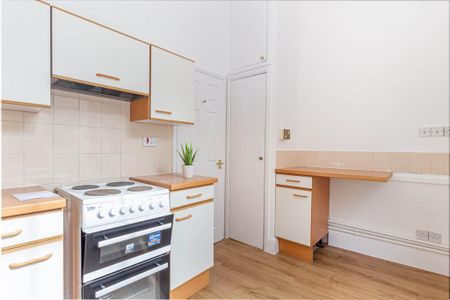 1 bedroom flat to rent - Photo 2