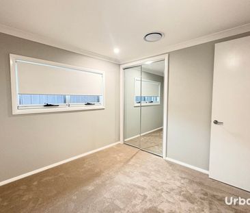 Four Bedroom Home with Multiple Living Arears and Butlers Pantry! - Photo 3