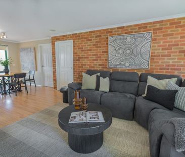 Private, Practical and Perfectly Positioned - Photo 1