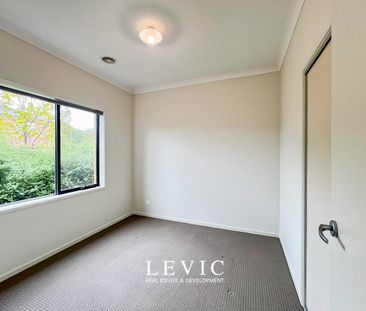 Family home in Williams Landing for rent - Photo 4