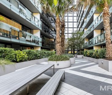 Skyline views & exceptional inner-city living - Photo 1