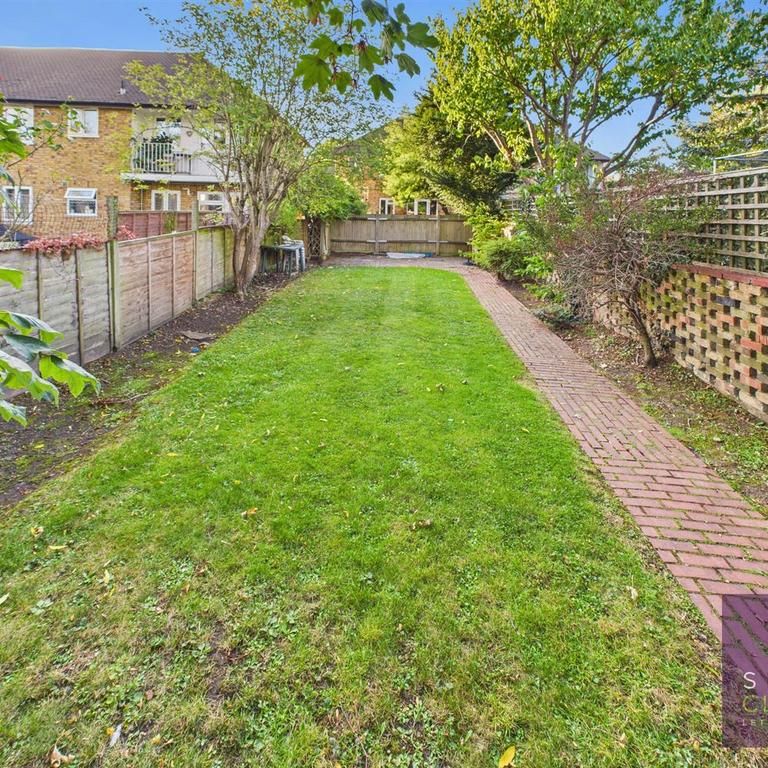2 bedroom maisonette to rent - Photo 1