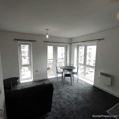 1 bedroom property to rent in Salford - Photo 2