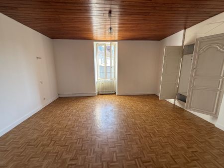 Location Maison 5 pièces 112m² FORCE 53260 - Photo 2