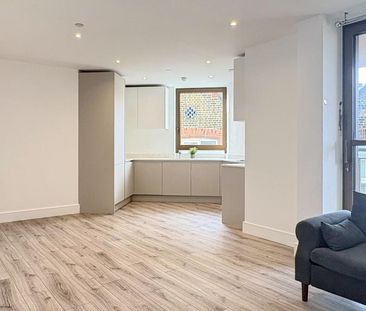 2 bedroom flat to rent - Photo 2