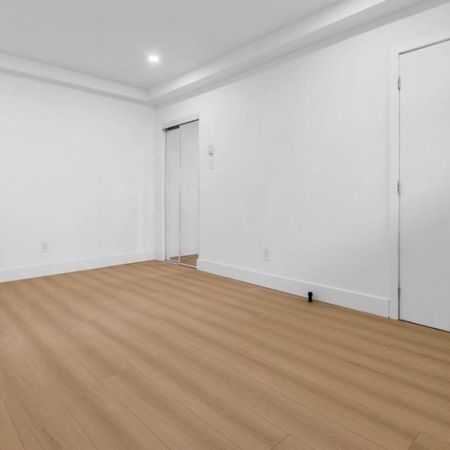 Cote St Luc 1 bed 1 bth Apartment for rent immediate occupancy - Photo 3