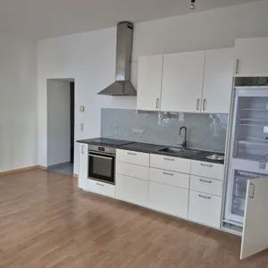 Gepflegte 2 Zimmerwohnung mit Küche und Eckzimmer - Photo 1