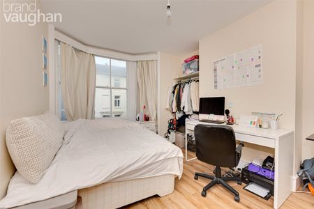 4 bedroom terraced house to rent - Photo 5