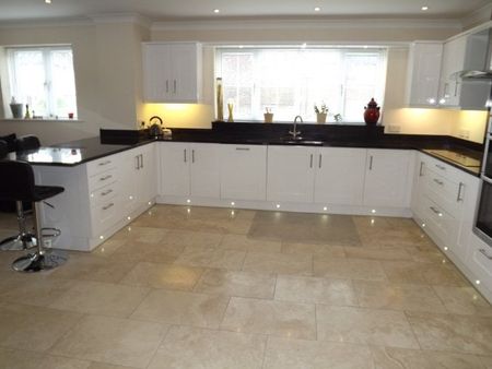 Ferndown - Photo 5