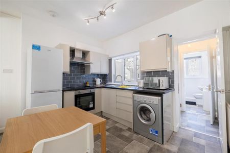 2 bedroom private hall to rent - Photo 5