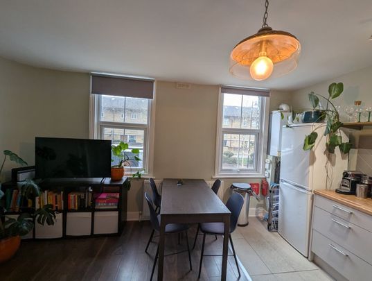 2 Bed Flat, Kingsland Road, E2 - Photo 1