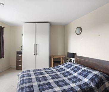 2 Bed Flat, Raphael House, IG1 - Photo 6