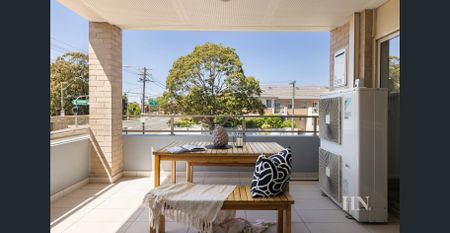 Split level corner apartment with additional study room - Photo 4