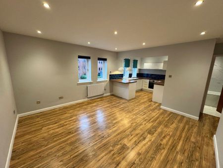 1 Bed Flat - Photo 2