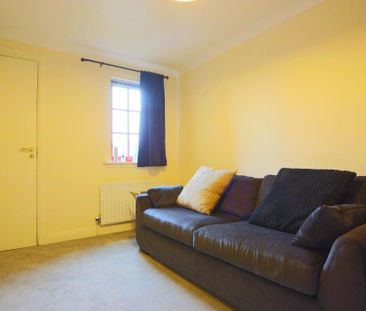 3 bedroom flat to rent - Photo 2