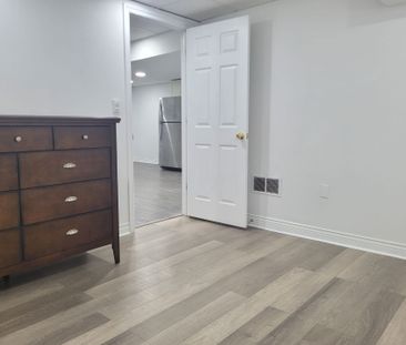 For Lease - 49 Woodcroft Lane, Vaughan, Ontario - Photo 6