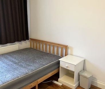Room in a Shared House, Alnwick Road, E16 - Photo 6