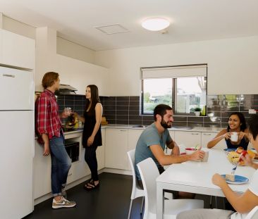 Five Bedrooms Poolside - Photo 4