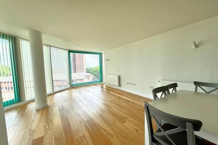 3 bedroom apartment to rent - Photo 2