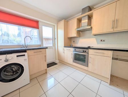 2 bedroom ground floor maisonette to rent - Photo 5