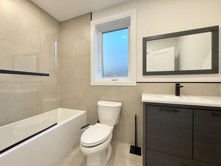 For Lease - 99 Twenty Sixth Street Unit# Main, Toronto, Ontario - Photo 4