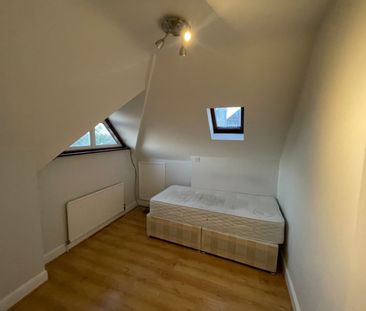 1 Bed Flat, The Riding, NW11 - Photo 1