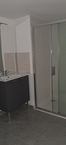 Location Appartement 2 pièces 38m² - Photo 5