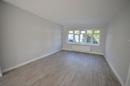 4 bedroom semi-detached house to rent - Photo 2