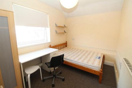 7 bedroom private hall to rent - Photo 5