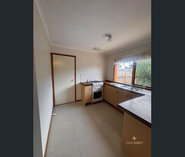 Spacious Family Home on Generous 562m² Corner Block in Central Werr... - Photo 6