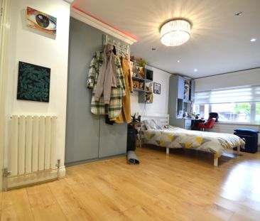 5 bedroom Semi-detached house to rent - Photo 4