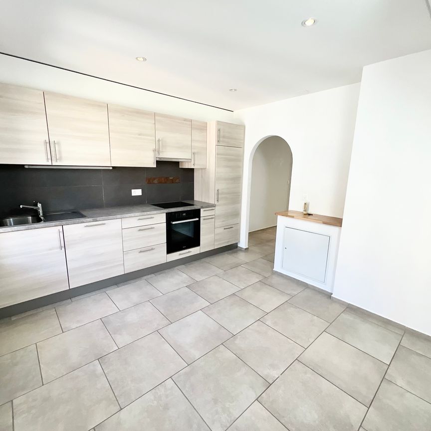 Appartement de 3 pièces au 3ᵉ et dernier étage – balcon plein sud et grand extérieur commun - Foto 1