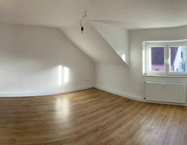 Erstbezug nach Komplettrenovierung 2 ZKDB mit 52m² im 2. OG - Photo 1
