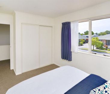 Spacious Family Home - Photo 6