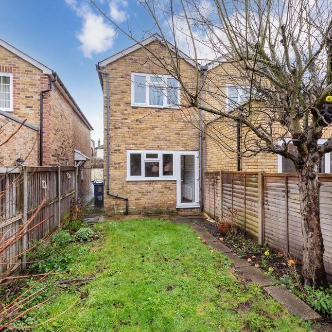 2 bedroom end of terrace house to rent - Photo 1