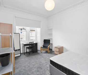 3 bedroom flat to rent - Photo 4