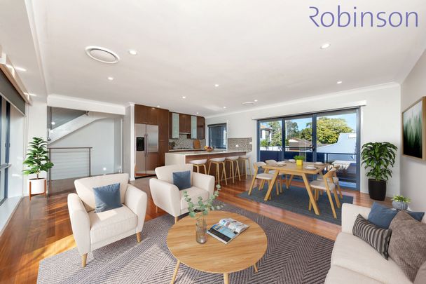 Three bedroom, two bathroom townhouse with double garage - Photo 1