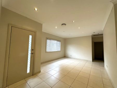 “BEAUTIFUL 2 STOREY RESIDENCE WITH DUCTED AIR CONDITIONING” - Photo 4