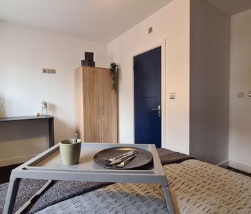 Vicarage Place Room 5 - Photo 2