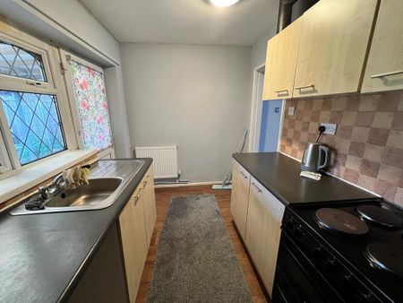 3 bedroom terraced house to rent - Photo 5