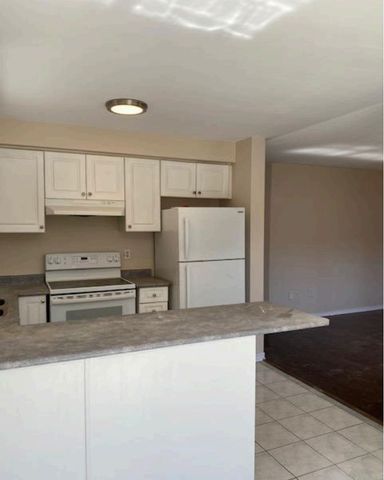 For Lease - 23 Sunnybrook Crescent Unit# Upper, Brampton, Ontario - Photo 4