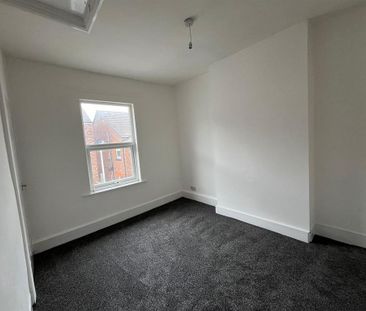 2 bedroom end of terrace house to rent - Photo 5