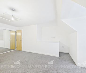 3 bedroom end of terrace house to rent - Photo 3