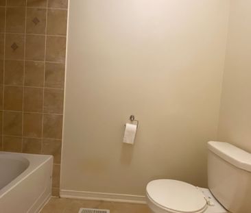 For Lease - 514 Sixteen Mile Drive, Oakville, Ontario - Photo 2