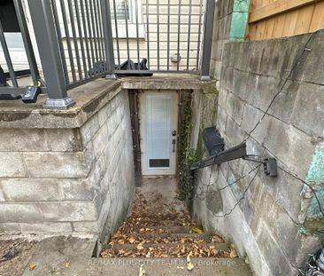 153 Niagara Street #Lower - Photo 2