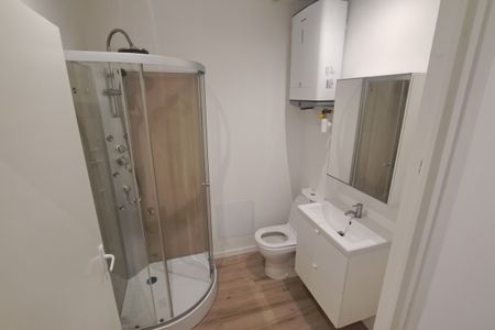 Le Vigan, studio 3ème étage d'environ 37m2 - Photo 5