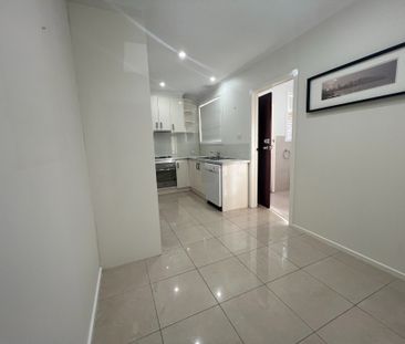 2 Bedroom unit in central location - Photo 2